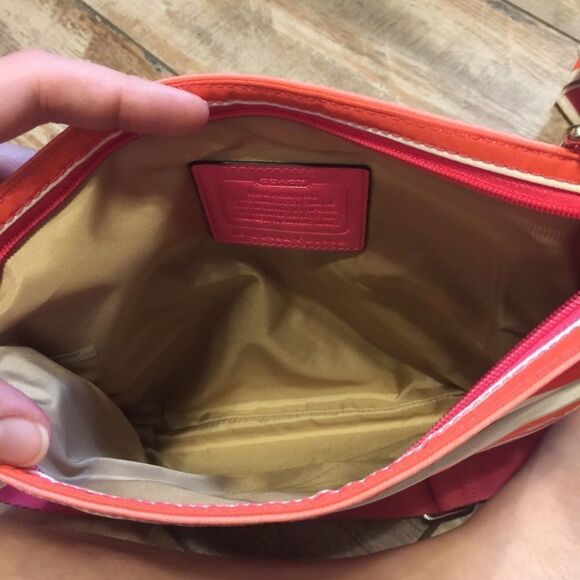 Coach - Cute Crossbody Purse & Travel Tote! - Picture 7 of 8